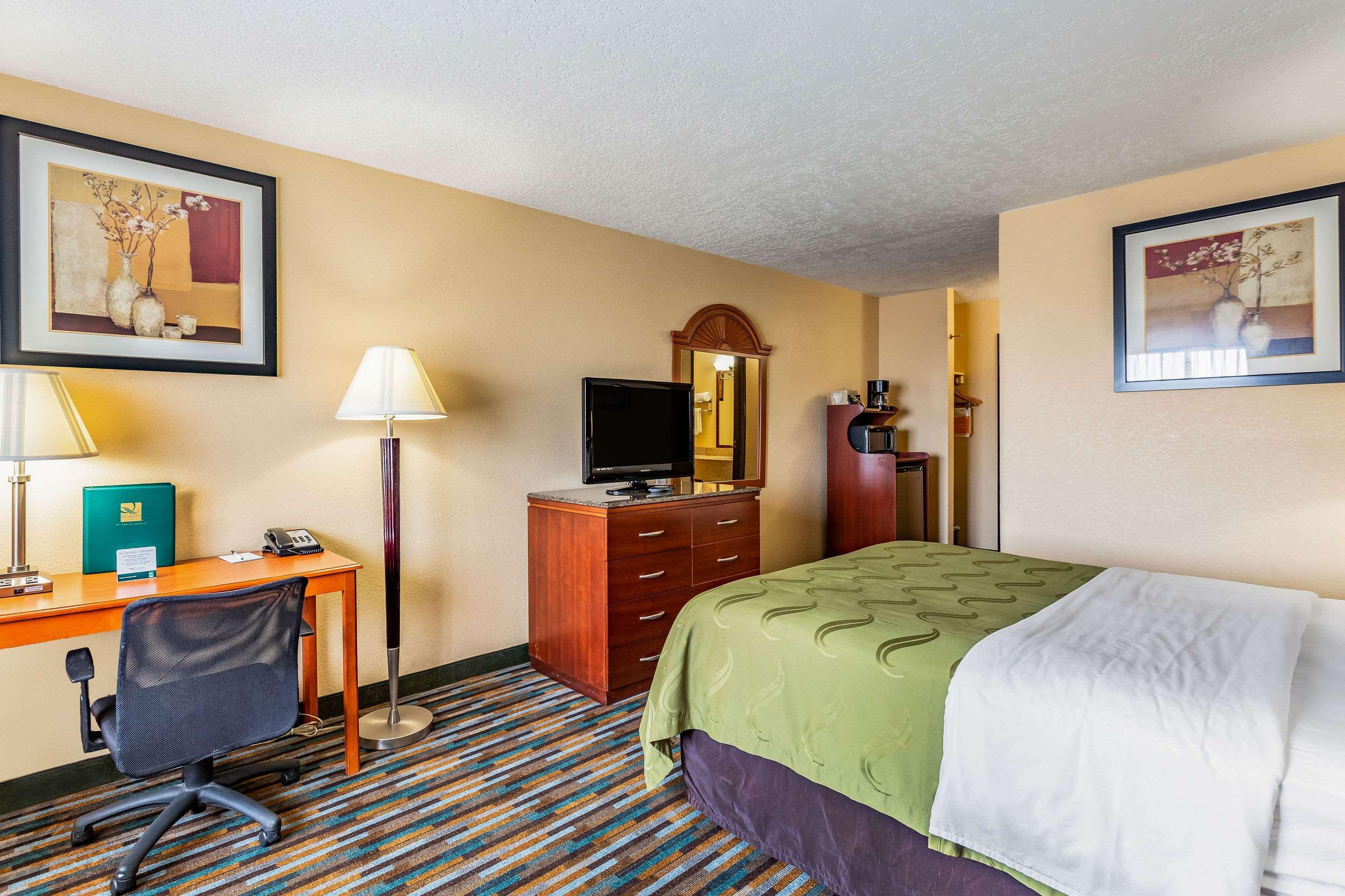 Quality Inn Los Lunas Exterior photo